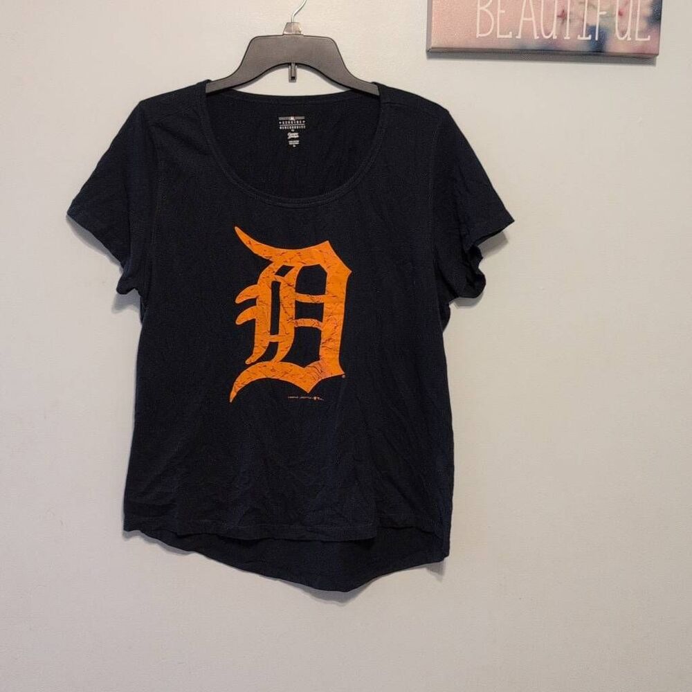 Genuine Merchandise Detroit Tigers MLB Women's size XL Navy Blue Tshirt